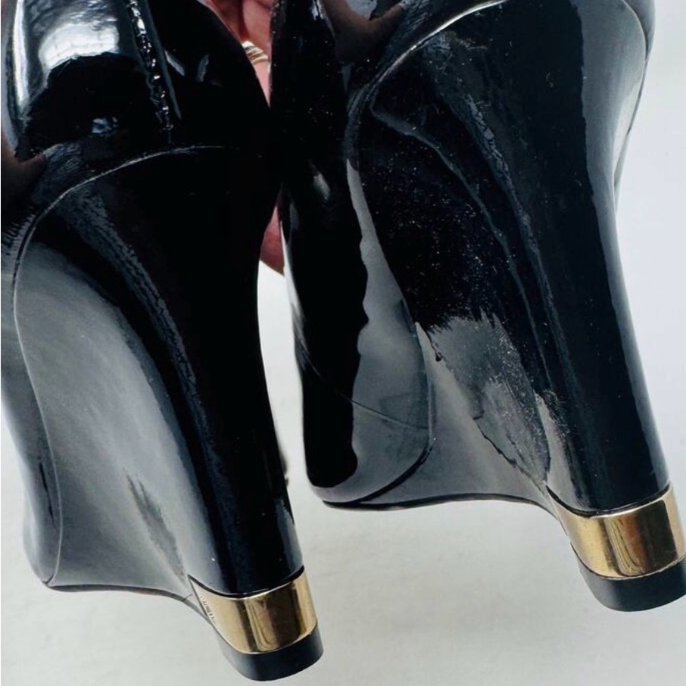 Tory Burch Black Patent Leather Heels - Picture 9 of 14